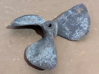 Hélice náutica de bronce antigua