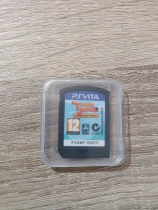 PS Vita 2000 Negra + Funda, Cargador, Tarjeta 8GB