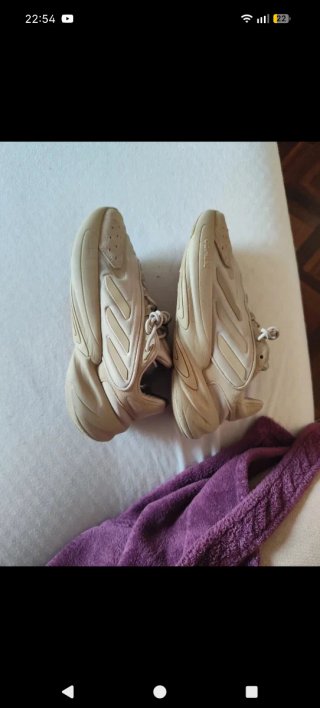 Zapatillas Adidas Ozelia Beige