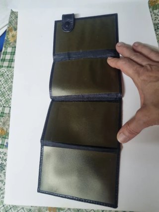 Monedero negro