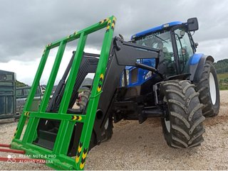 Pantalla para rollos de tractor