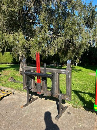 Pantalla para rollos de tractor