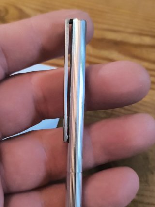 Bolígrafo S.T. Dupont Plateado