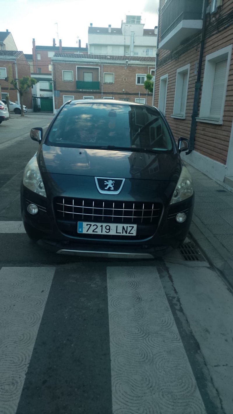 Peugeot 3008 2010 - foto 1