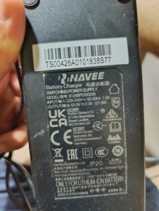 Cargador Navee S65 Patinete Eléctrico
