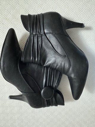 Botines negros tacón