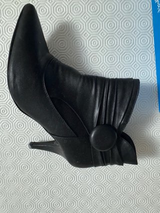 Botines negros tacón