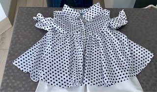Conjunto blusa lunares y pantalón blanco niña T 6