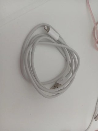 Scatola di iPhone 11 bianco 64 GB e accessori