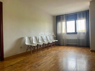 Piso en venta en Joc de la Bola - Camps d'Esports - Ciutat Jardí - Montcada en Lleida