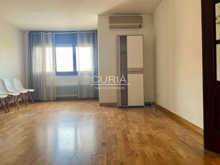 Piso en venta en Joc de la Bola - Camps d'Esports - Ciutat Jardí - Montcada en Lleida