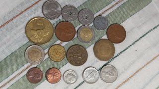 Colección de monedas variadas