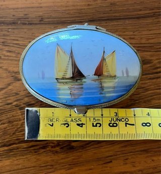 Cajita vintage de porcelana pintada a mano