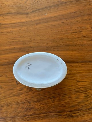 Cajita vintage de porcelana pintada a mano