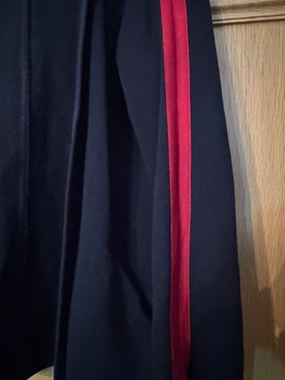 Chaqueta Zara Negra con Raya Roja Talla S