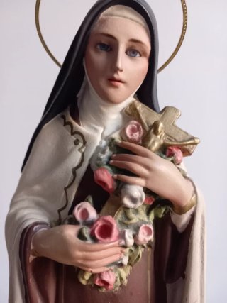 Santa Teresita con fanal de cristal