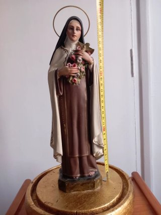 Santa Teresita con fanal de cristal