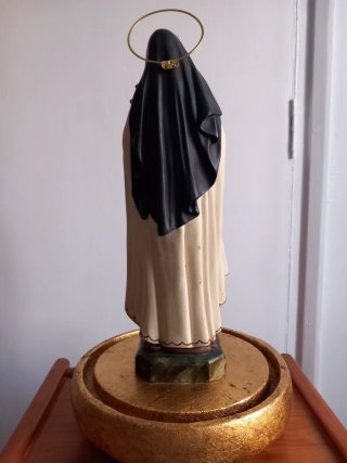 Santa Teresita con fanal de cristal