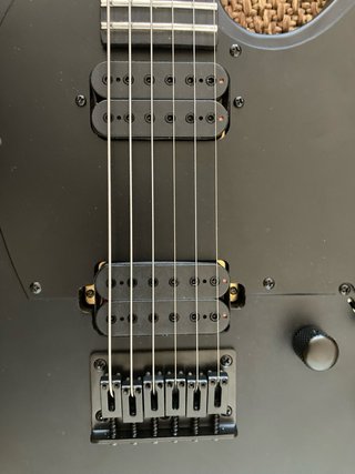 Guitarra Barítono Spira T-400 MBK