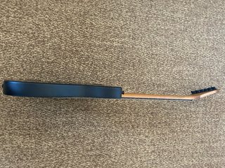 Guitarra Barítono Spira T-400 MBK