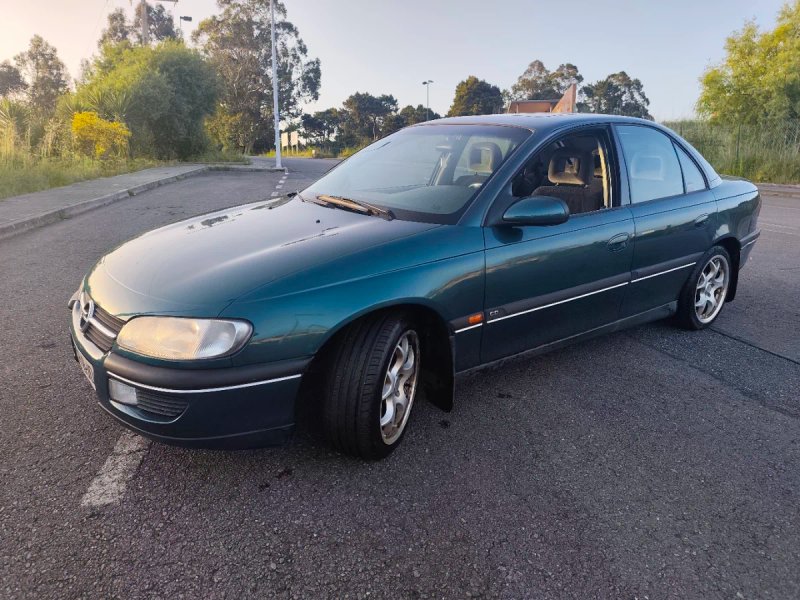 Opel Omega 2.5 V6 Elegance 79599km siempre garaje. - foto 1