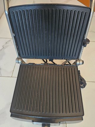 Plancha Qilive Q.5077 con placas desmontables