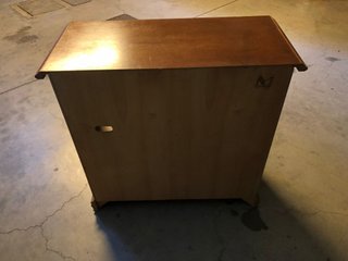 Mobiletto in legno per TV