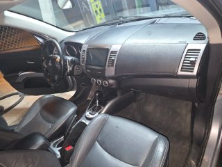Mitsubishi Outlander 2010