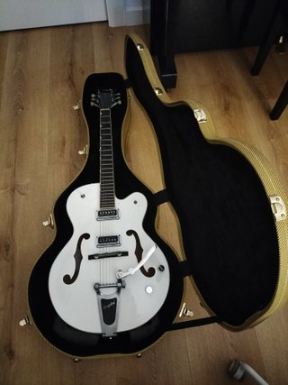 Guitarra Gretsch Electromatic G5124 Blanca