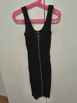 Vestido canalé Bershka cremallera frontal