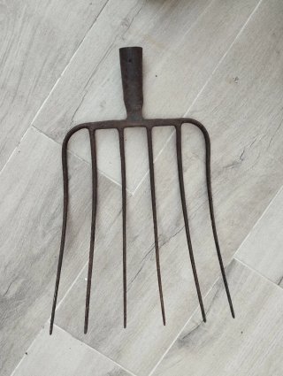 HORCA ANTIGUA DE SEIS PUNTAS