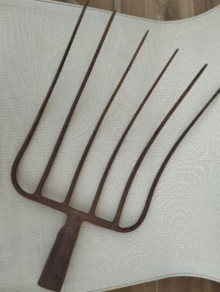 HORCA ANTIGUA DE SEIS PUNTAS