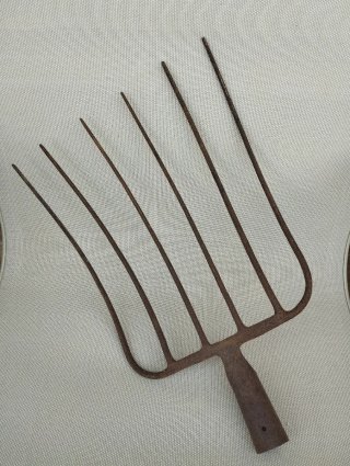 HORCA ANTIGUA DE SEIS PUNTAS