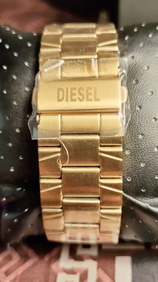 Reloj Diesel nuevo Spiked, dorado