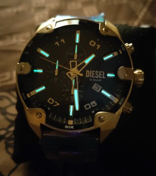 Reloj Diesel nuevo Spiked, dorado