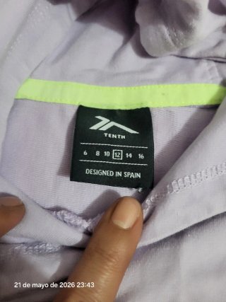 Sudadera corta capucha lila TENTH