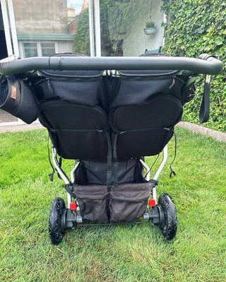 Carrito Gemelar Mountain Buggy con capazo