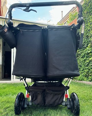 Carrito Gemelar Mountain Buggy con capazo