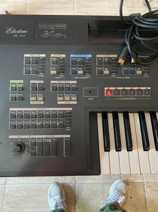 Órgano Yamaha Electone con pedales