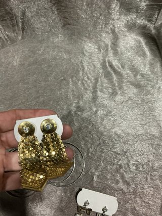 Lotto orecchini pendenti oro e argento