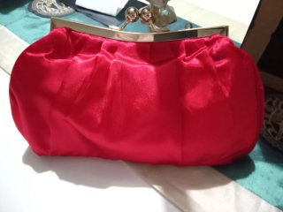 Bolso de mano rojo