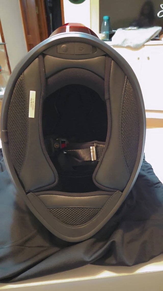 Casco inteligente  l fibra de carbono.XL OFERTA