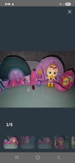 Casa de muñecas Cry Babies y figuras