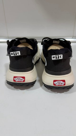 Vans MTE Crosspath Zapatillas Negras y Blancas