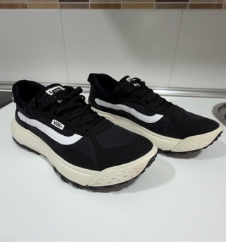 Vans MTE Crosspath Zapatillas Negras y Blancas