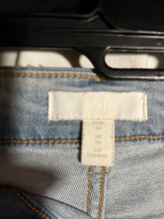 Bermuda vaquera H&M desgastada
