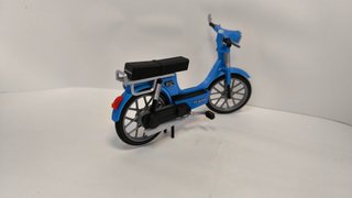 Maqueta Vespino SCa escala 1 10 Azul Metalizado