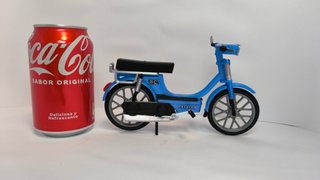 Maqueta Vespino SCa escala 1 10 Azul Metalizado