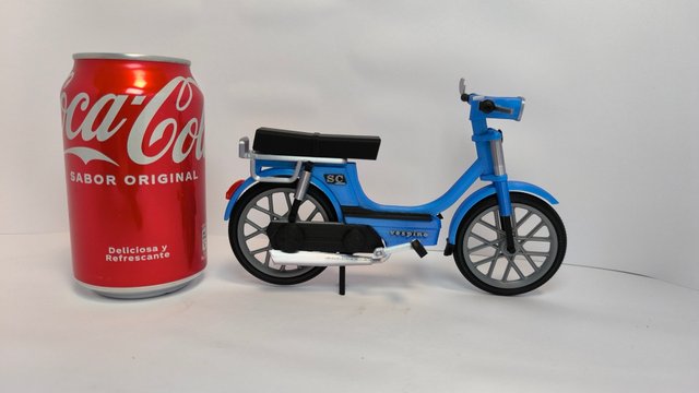 Maqueta Vespino SCa escala 1 10 Azul Metalizado