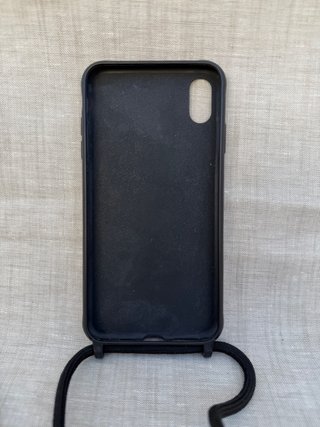 Capa iPhone XS Max Preta Com Cordão